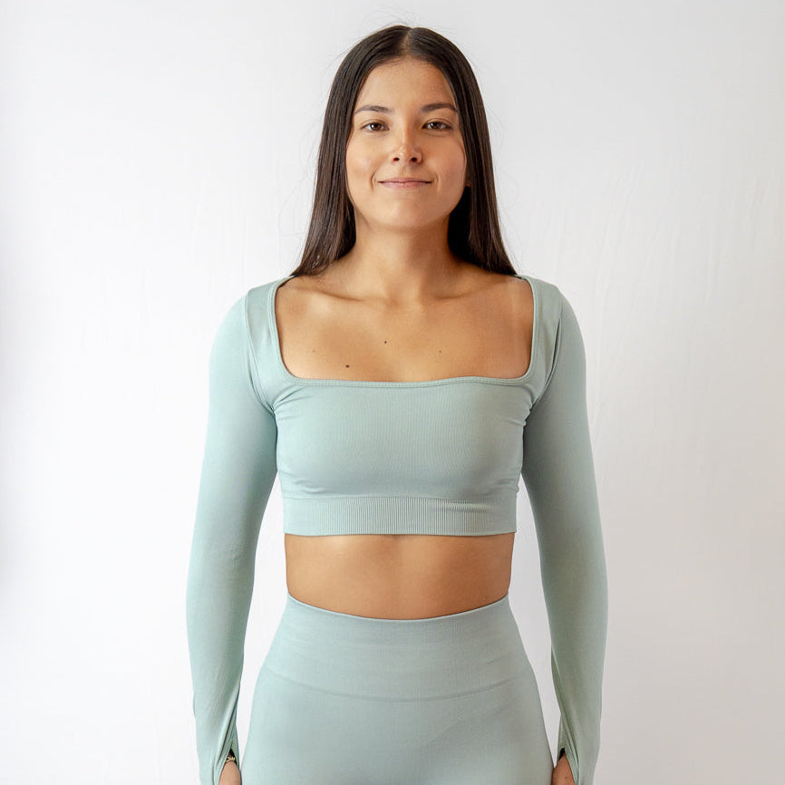 CROP TOP MANGA LARGA